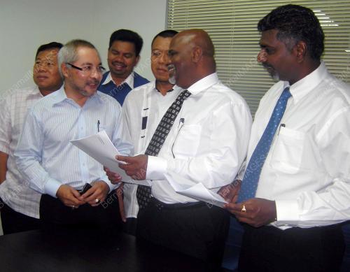 DR MOHAMAD KHIR TOYO