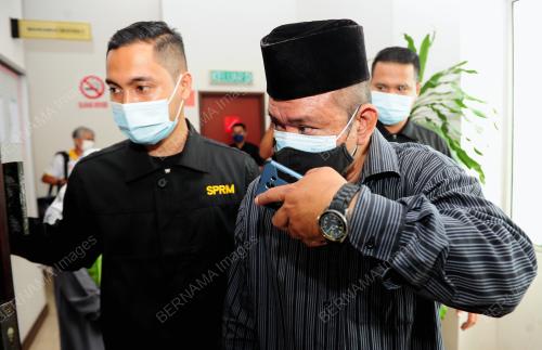 MOHAMED NOR AZMI DARNO