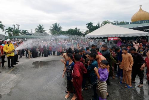 DATUK SERI DR DZULKEFLY AHMAD