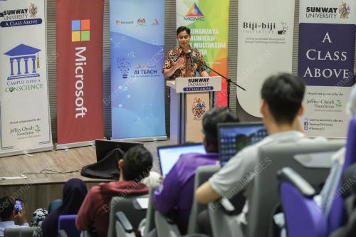 DR MOHAMMAD FAHMI NGAH