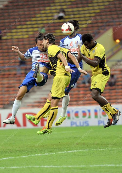SG01_15042014_BOLA_SEPAK