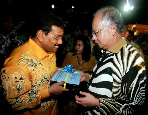 MOHD NAJIB TUN ABDUL RAZAK