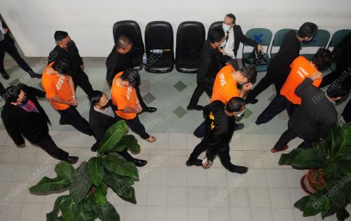 TUJUH INDIVIDU DIREMAN MEMBANTU KES RASUAH BERJUMLAH RM18 JUTA