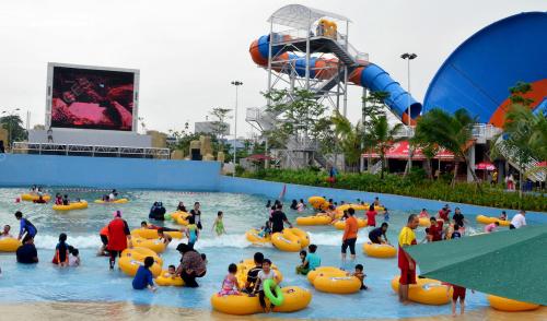 SG01_15112012_WATERWORLD
