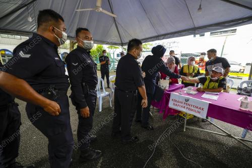 HARI MENGUNDI AWAL