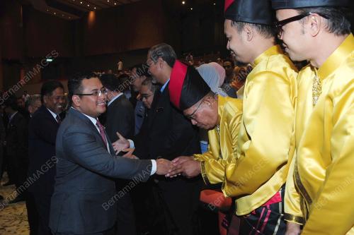 DATUK SERI AMIRUDIN SHARI