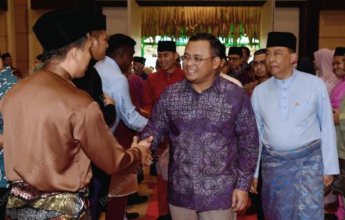 DATUK SERI AMIRUDIN SHARI