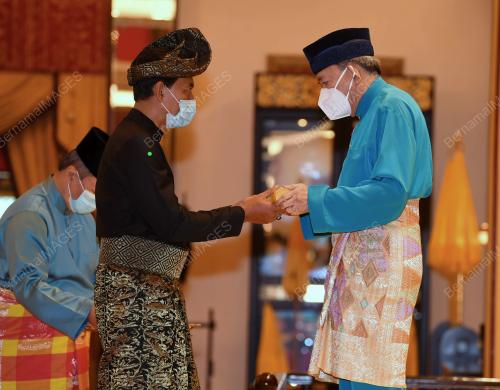 SULTAN SHARAFUDDIN IDRIS SHAH
