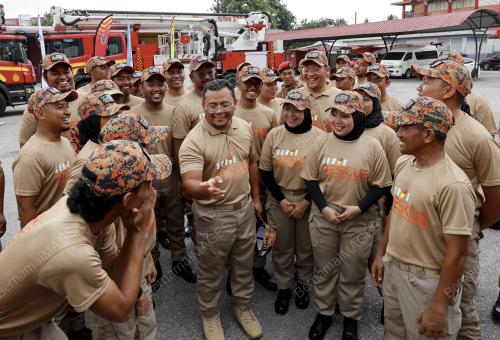 DATUK SERI AMIRUDIN SHARI