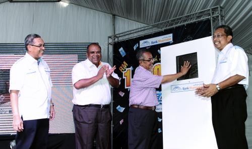 SG01_18052013_RASMI_KARNIVAL