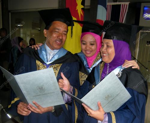 KELUARGA CEMERLANG