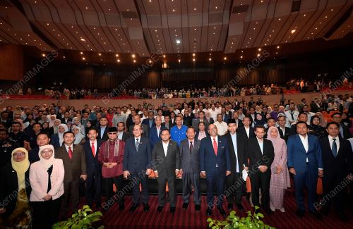 DATUK SERI AMIRUDIN SHARI