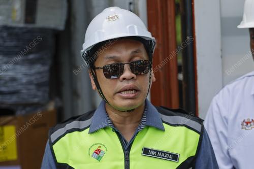NIK NAZMI NIK AHMAD
