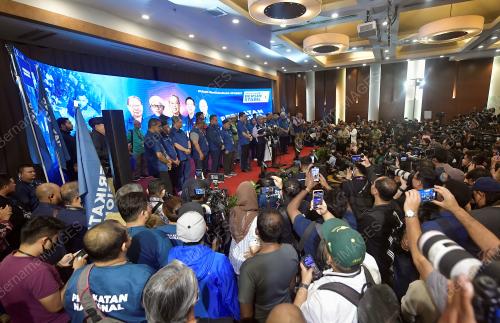 TAN SRI MUHYIDDIN YASSIN