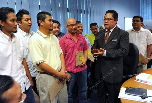 DATUK SERI NOH OMAR