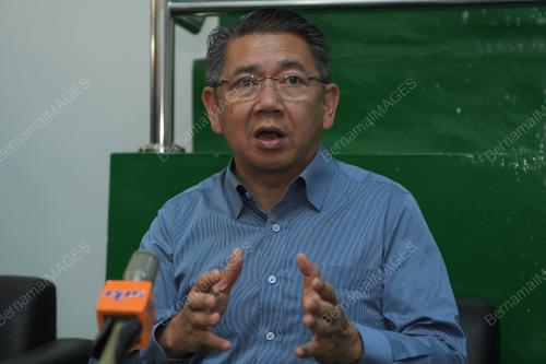 DATUK SERI SALAHUDDIN AYUB