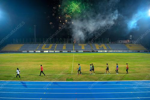 TREK SINTETIK STADIUM