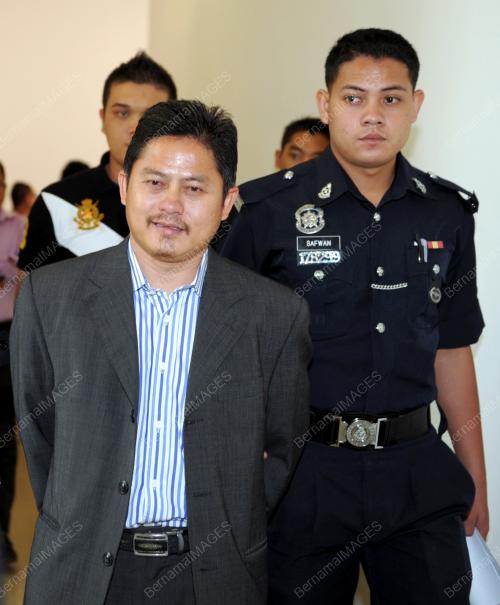 SG01_20032012_DIBAWA_POLIS