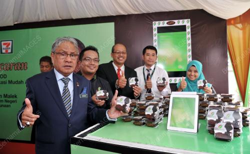 SG01_20052015_ANIS_FOOD