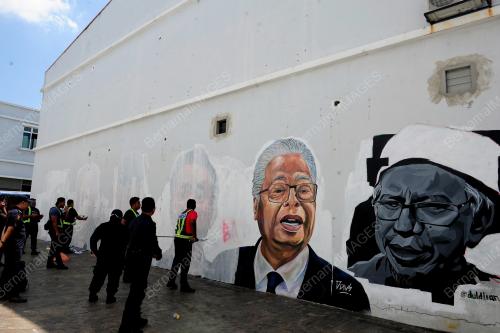 MURAL PEMIMPIN NEGARA DICONTENG