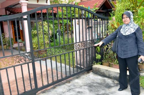 RUMAH MAT SABU NYARIS TERBAKAR