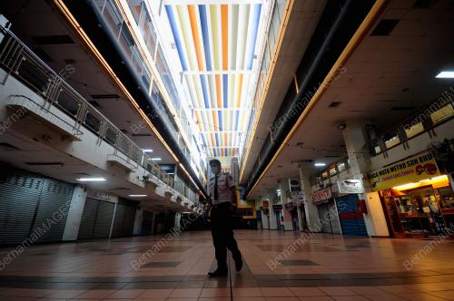 KOMPLEKS PKNS SUNYI MENJELANG RAMADAN (COVID-19)