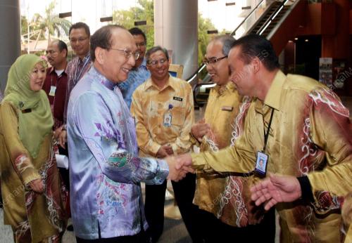 DR RAIS YATIM