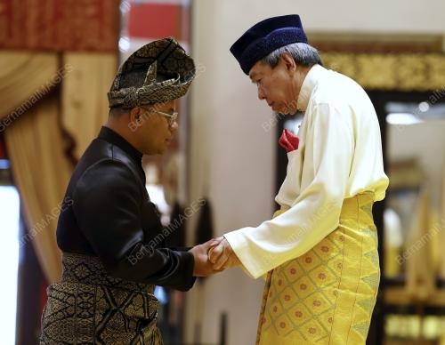 SULTAN SHARAFUDDIN IDRIS SHAH