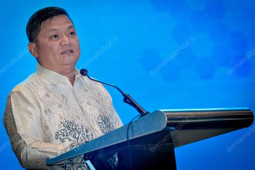 DATUK SERI HUANG TIONG SII