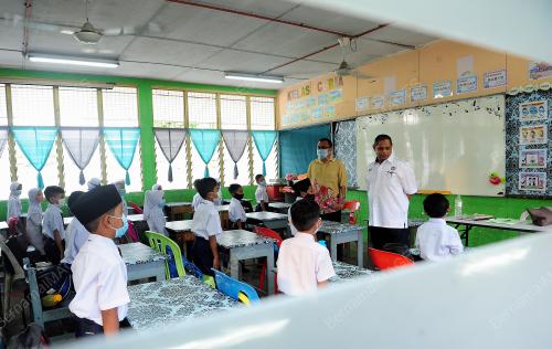 PENGARAH JABATAN PENDIDIKAN NEGERI SELANGOR MELAWAT SK SEKSYEN17