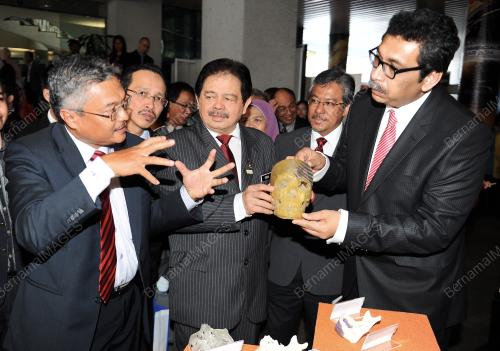 DATUK DR EWON EBIN