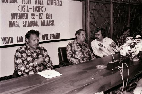 TENGKU AHMAD RITHAUDDEEN TENGKU ISMAIL