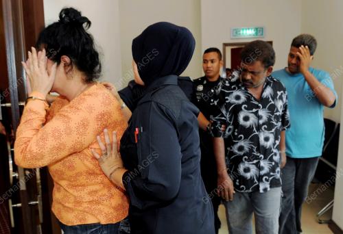 SG01_24022012_KELUAR_MAHKAMAH