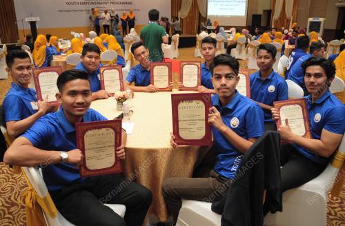 PERASMIAN PENUTUP PROGRAM PEMERKASAAN REMAJA 2020