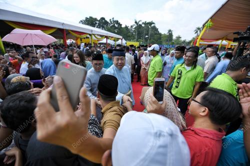 SG01_24062018_AIDILFITRI_BN201806170839