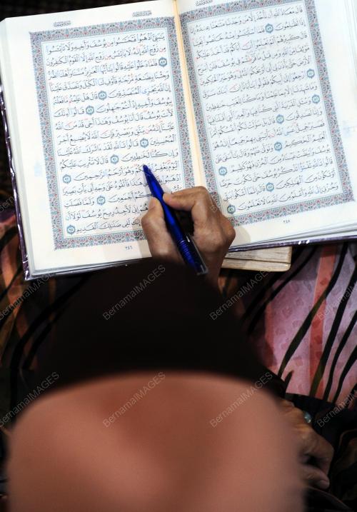 SG01_24072012_BACA_AL-QURAN