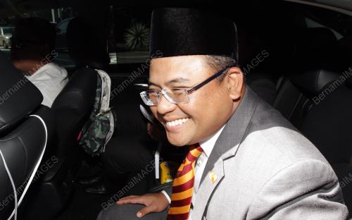 AMIRUDIN SHARI