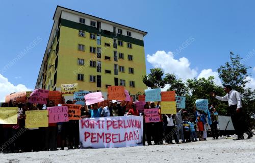SG01_25042012_DEMO_RUMAH
