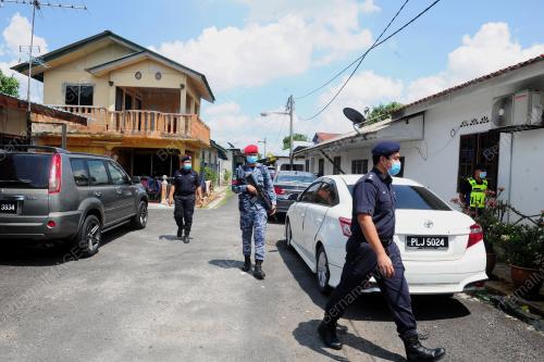 RONDAAN ANGGOTA POLIS DAN ATM PADA HARI RAYA AIDILFITRI