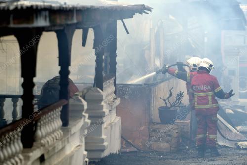 KEBAKARAN MELIBATKAN TIGA PREMIS