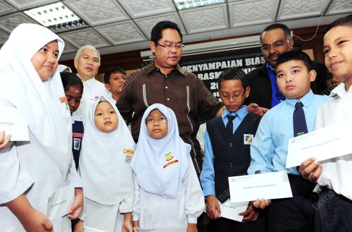 DATUK SERI NOH OMAR