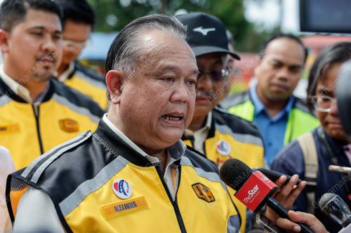 DATUK SERI ALEXANDER NANTA LINGGI