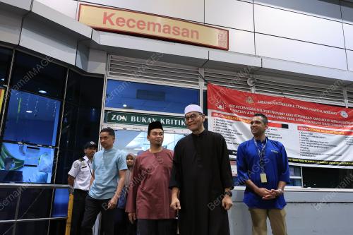 DATUK DR. DZULKEFLY AHMAD