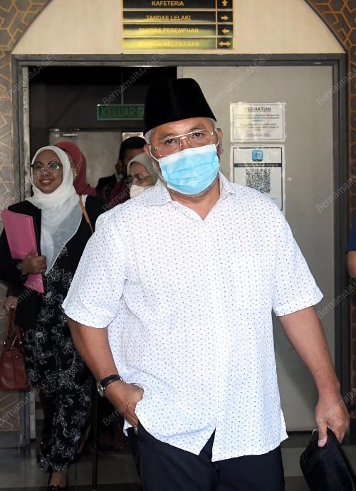 DR MOHAMAD KHIR TOYO