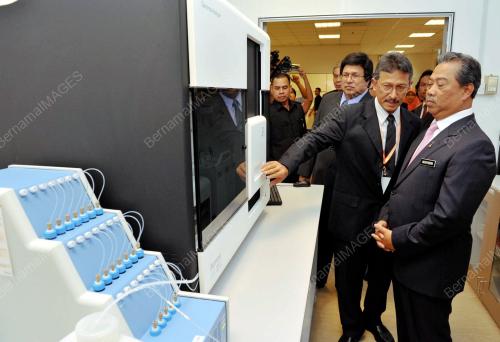 TAN SRI MUHYIDDIN YASSIN