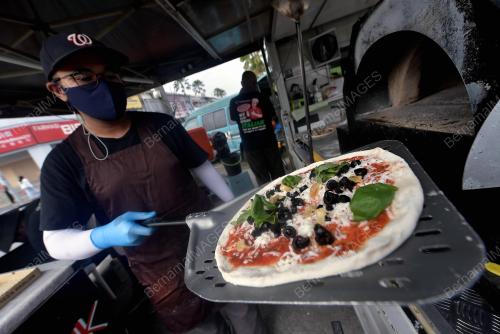 USAHAWAN PIZA KETUHAR BATA