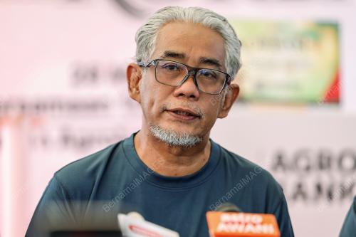 DATUK TENGKU AHMAD BADLI SHAH RAJA HUSSIN
