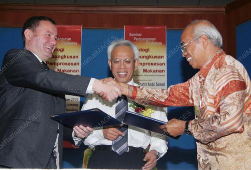 DATUK SHAHRIR ABDUL SAMAD