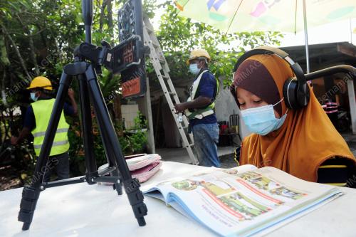 PEMASANGAN KABEL INTERNET UNTUK PDPR