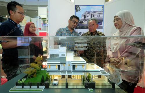DATUK MOHD AZIZI MOHD ZAIN